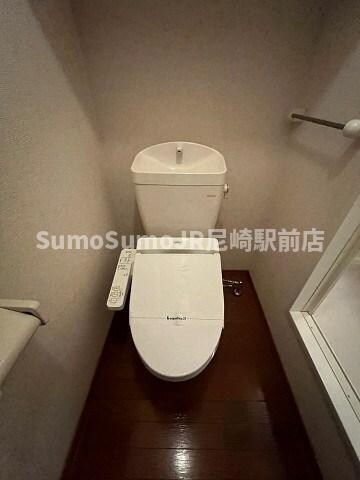 物件内観写真13　(落ち着いた色調のトイレです)