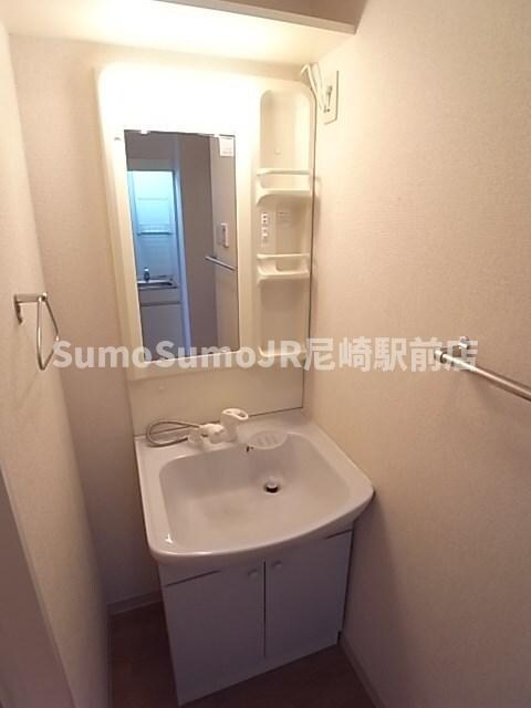 物件内観写真9　(独立洗面台です)