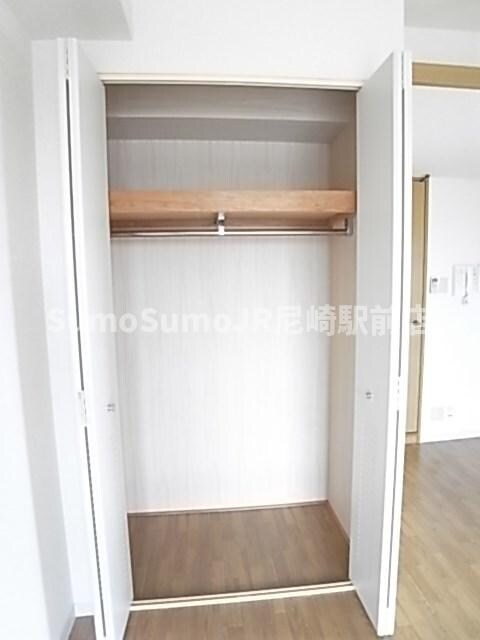 物件内観写真13　(たっぷりとした収納スペースです)