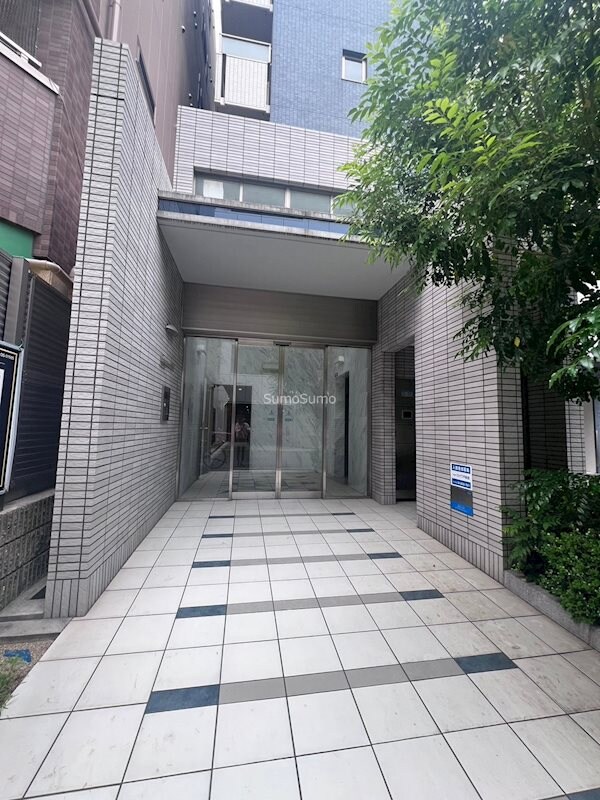 物件外観写真2　(毎日通るエントランスはこのようになっています)