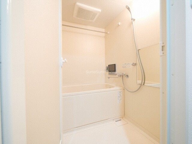 物件内観写真9　(日々の疲れを癒すお風呂付です)