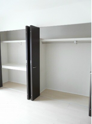 物件内観写真13　(たっぷりとした収納スペースです)