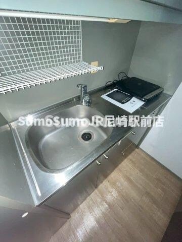 物件内観写真11　(コンパクトなキッチンで掃除もラクラク)