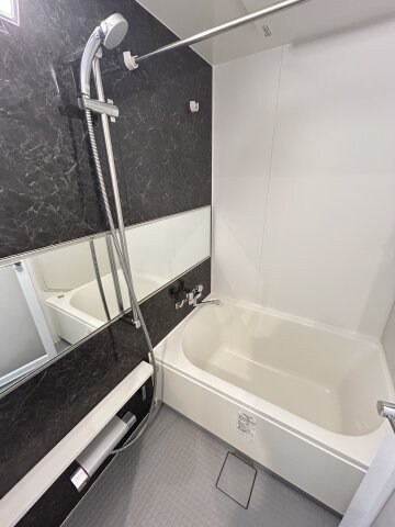 物件内観写真6　(きれいなお風呂です)