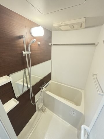 物件内観写真8　(落ち着いた空間のお風呂です)