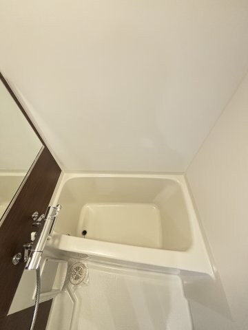 物件内観写真18　(コンパクトで使いやすいお風呂です)