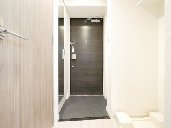 玄関(毎日通る玄関はこちらです)