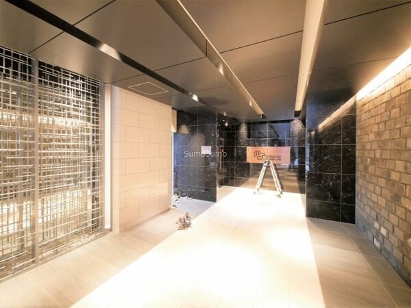 ロビー・ラウンジ(ゆとりのあるロビーです)