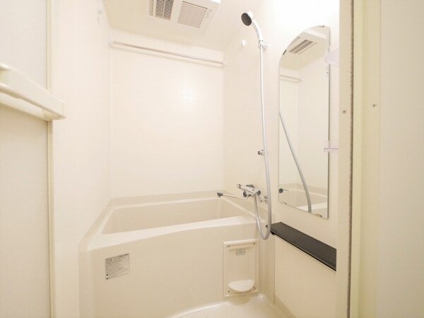 浴室(きれいなお風呂です)