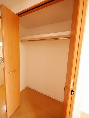 物件内観写真8　( )