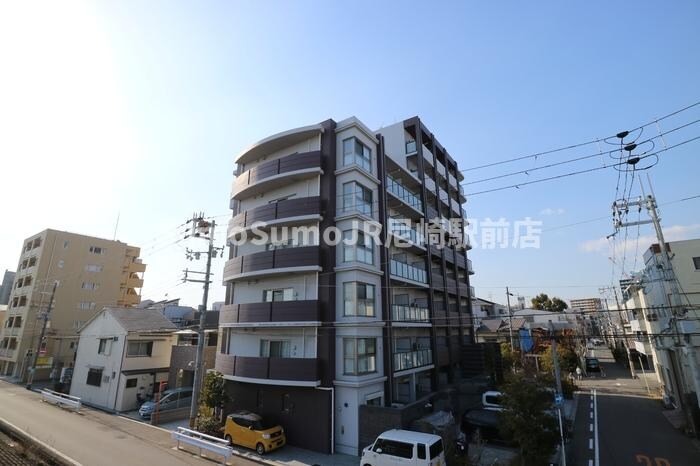 物件外観写真1　(外観もきれいです)