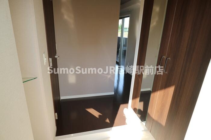 物件内観写真5　(きれいな玄関です)