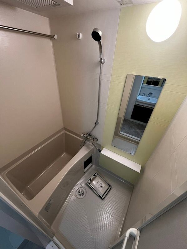 物件内観写真8　(日々の疲れを癒すお風呂付です)