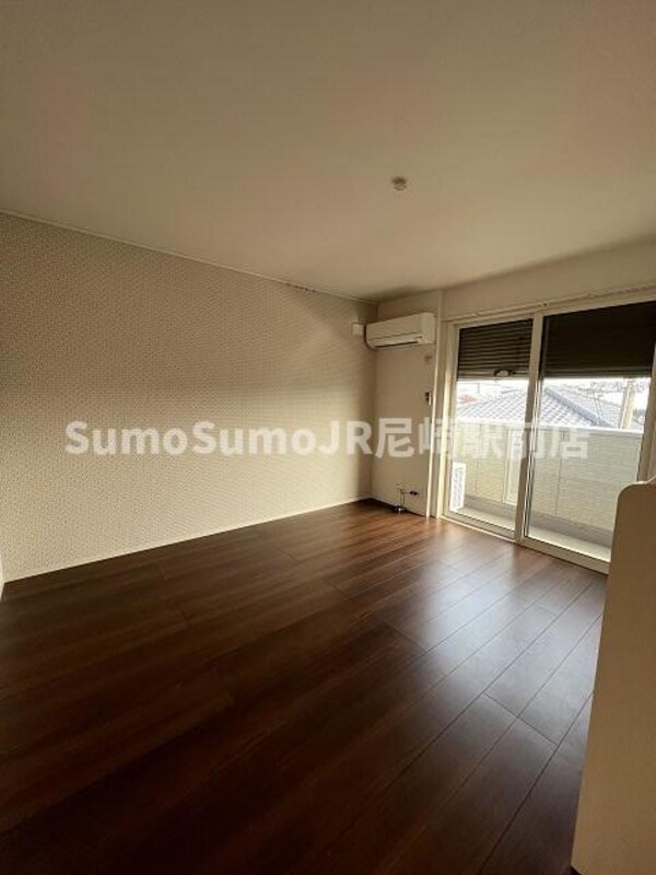 寝室(落ち着いて過ごせるお部屋なので、寝室にいかがでしょうか)