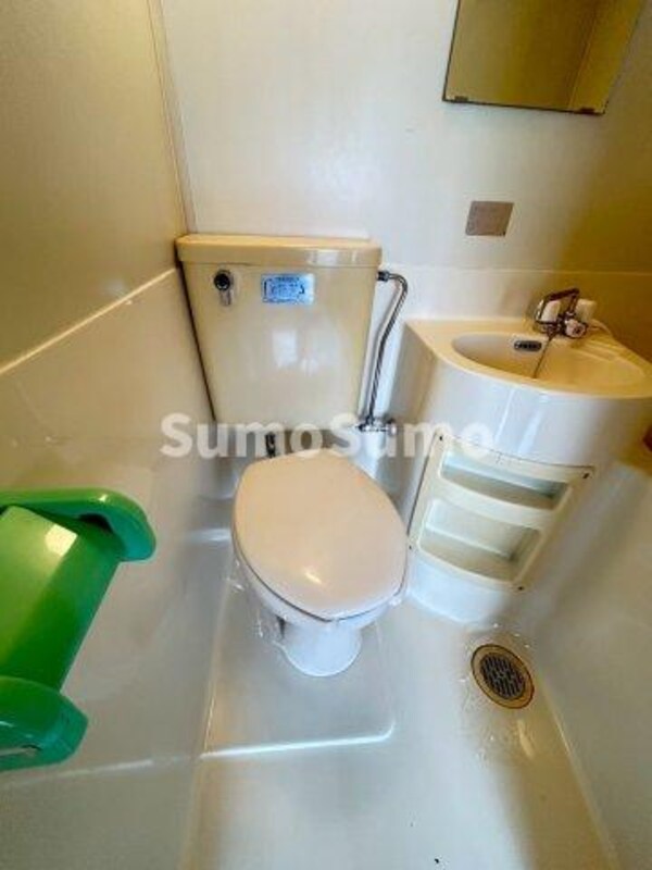 トイレ(コンパクトで使いやすいトイレです)