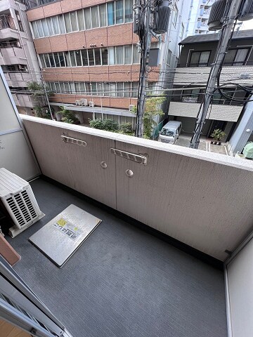 物件内観写真10　(バルコニーからの眺めを楽しみながら食事をしませんか)