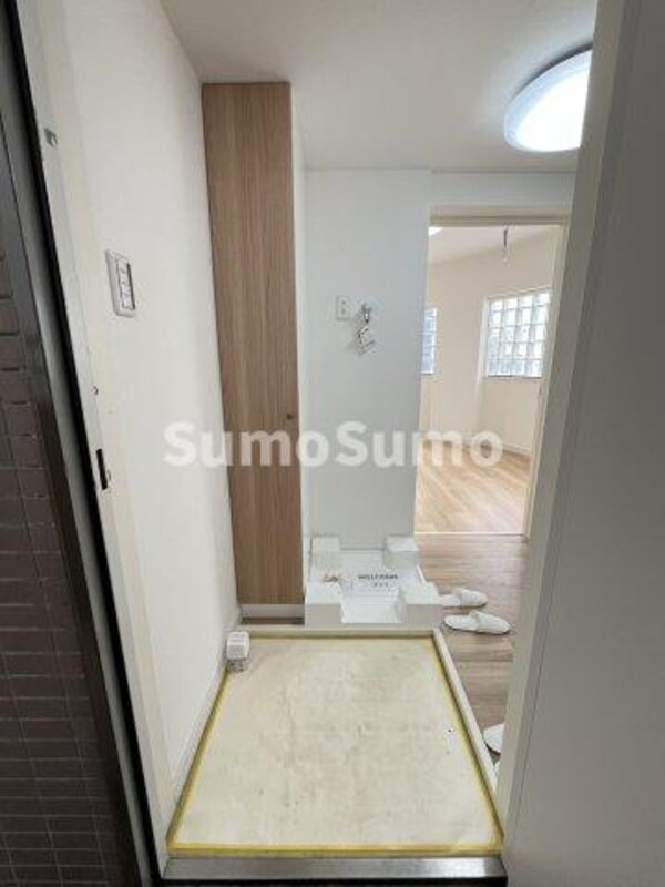 玄関(収納もある玄関です)