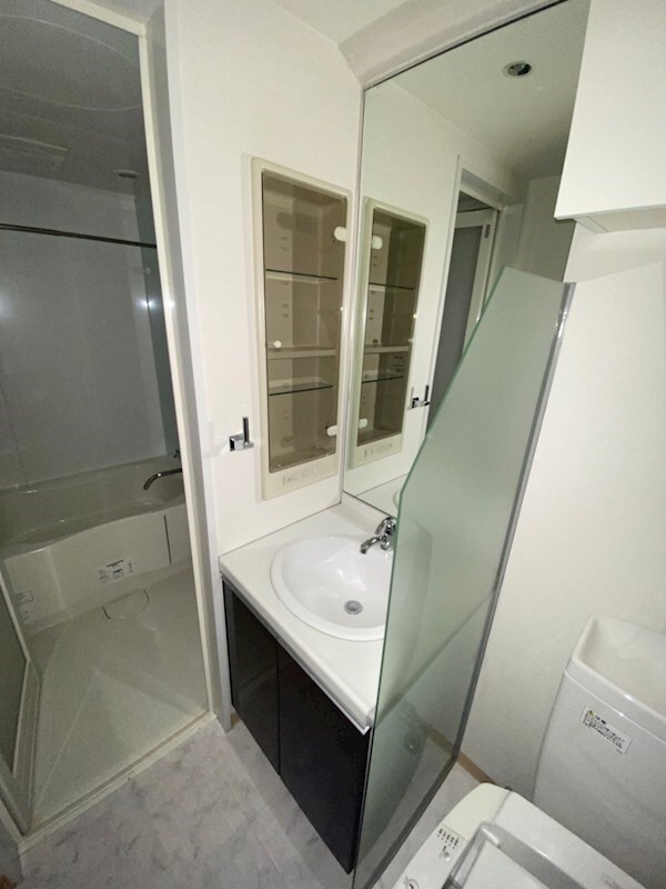 物件内観写真13　(脱衣スペースもあります)