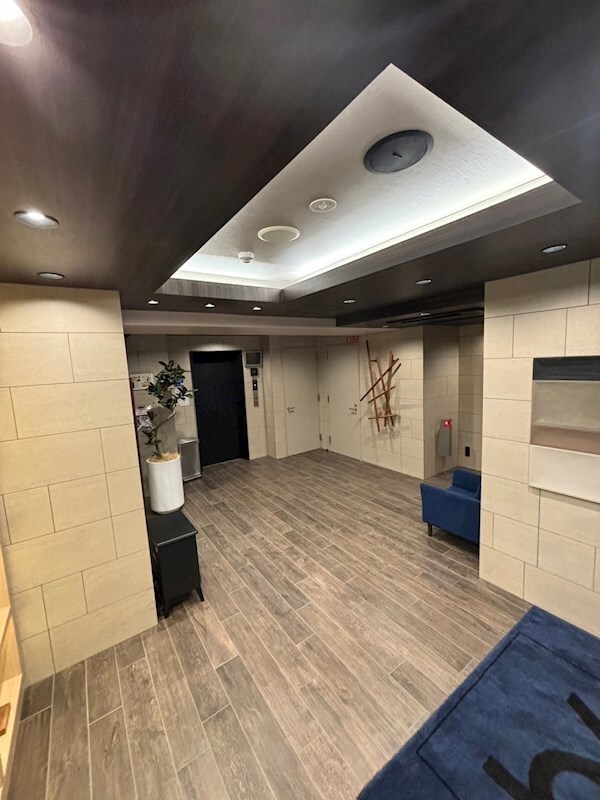 物件外観写真3　(ゆとりのあるロビーです)