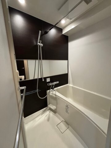 物件内観写真8　(日々の疲れを癒すお風呂付です)