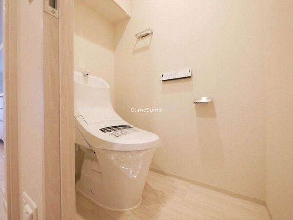 トイレ(落ち着いた色調のトイレです)