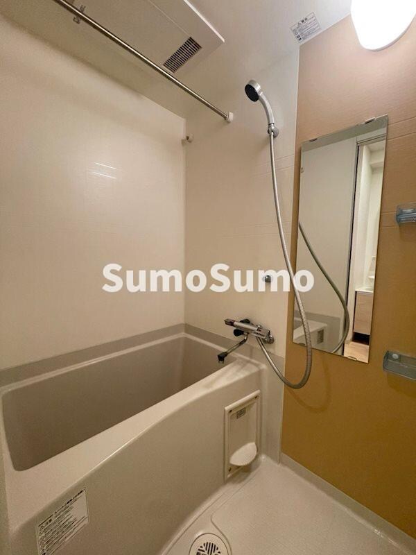 浴室(コンパクトで使いやすいお風呂です)
