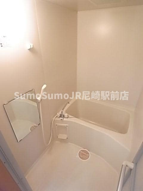 物件内観写真12　(コンパクトで使いやすいお風呂です)