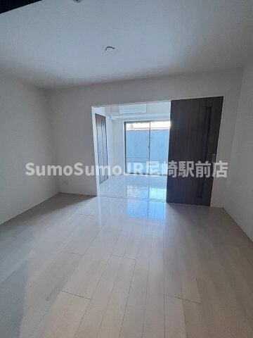 物件内観写真5　(リビングです)