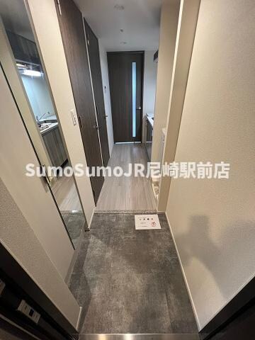 物件内観写真3　(シンプルで使いやすい玄関です)