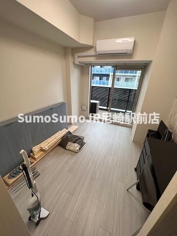 物件内観写真4　(ゆったり過ごせる居間です)