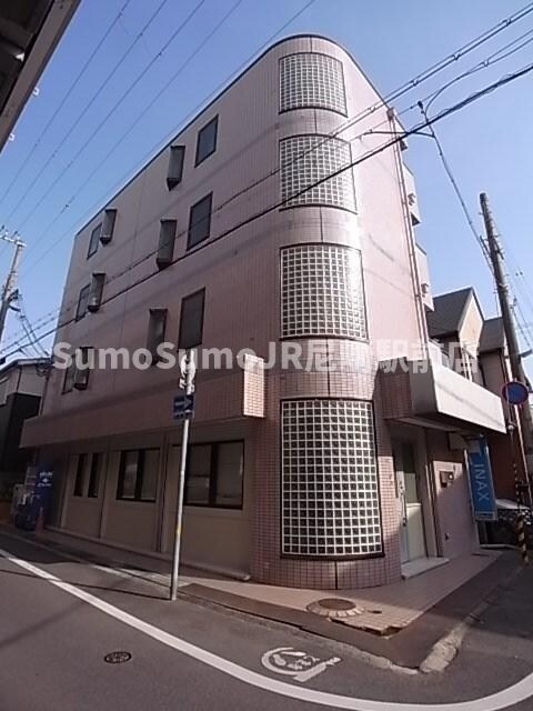 物件外観写真1　(おしゃれな外観です)