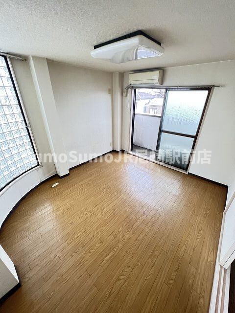 物件内観写真6　(使い勝手のいい寝室です)