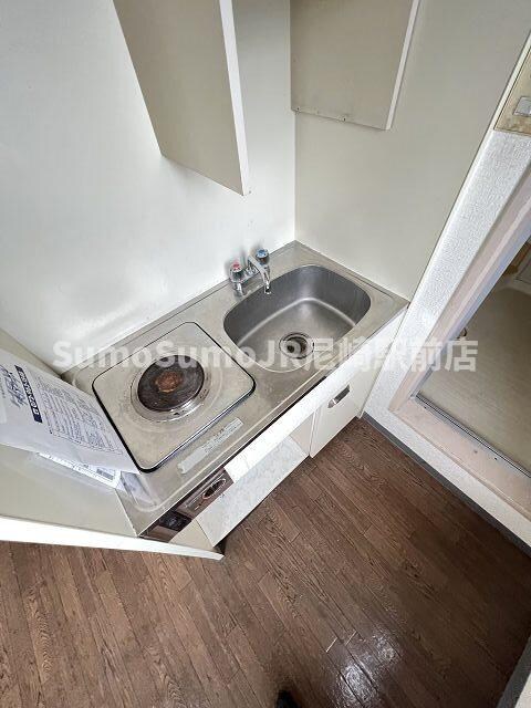 物件内観写真15　(コンパクトなキッチンで掃除もラクラク)