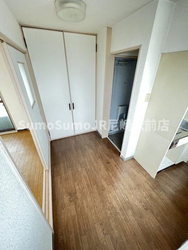 寝室(広くて明るい寝室)