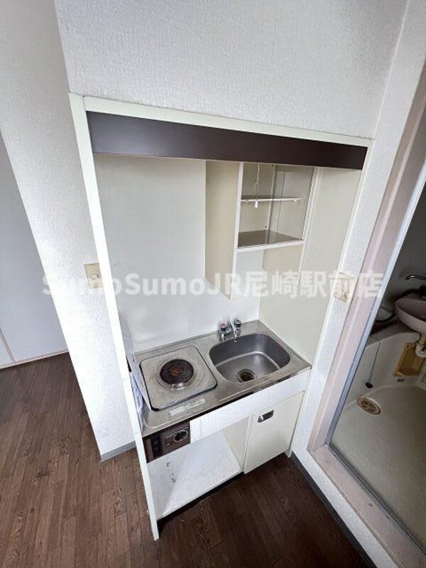 キッチン(コンパクトなキッチンで掃除もラクラク)