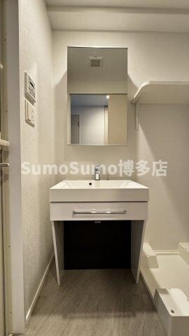 物件内観写真13　(忙しい朝には欠かせない洗面所です)