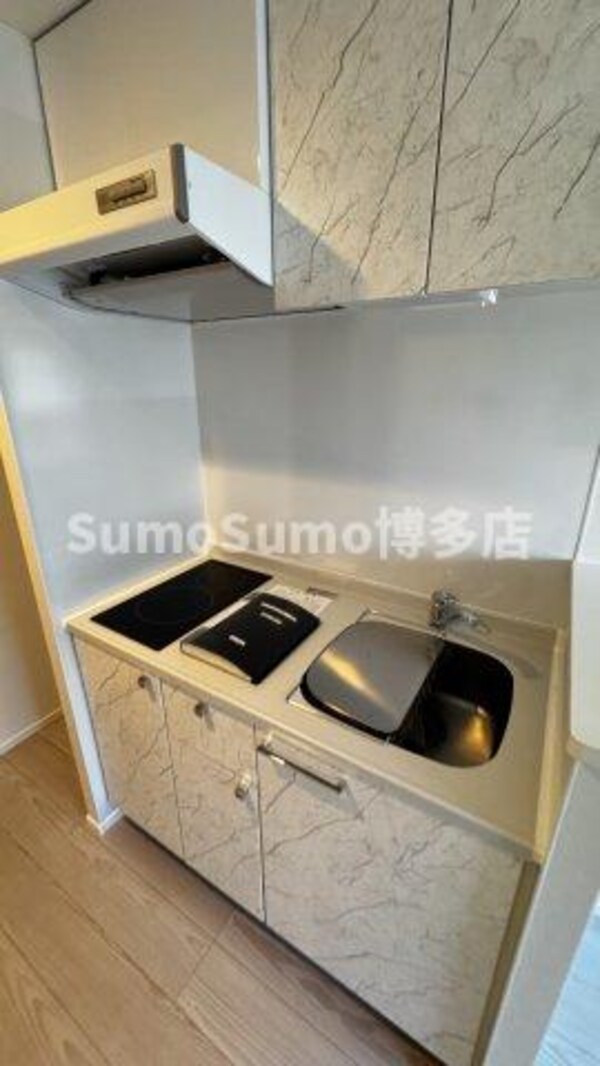 キッチン(コンパクトなキッチンで掃除もラクラク)