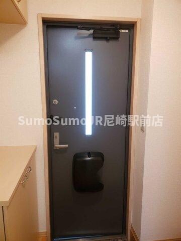 物件内観写真4　(落ち着いた玄関です)