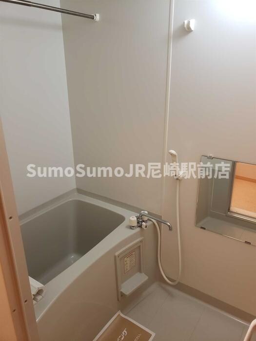 物件内観写真7　(きれいなお風呂です)