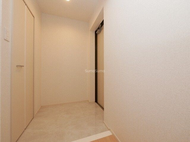 物件内観写真4　(きれいな玄関です)