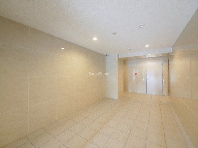 物件外観写真3　(ゆとりのあるロビーです)