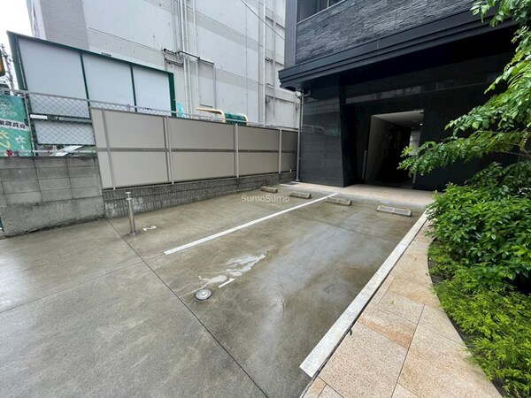 駐車場(駐車場です)