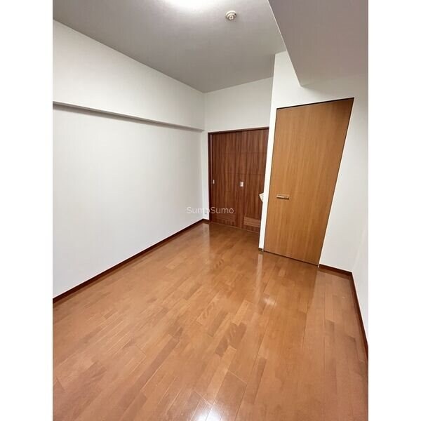 寝室(使い勝手のいい寝室です)