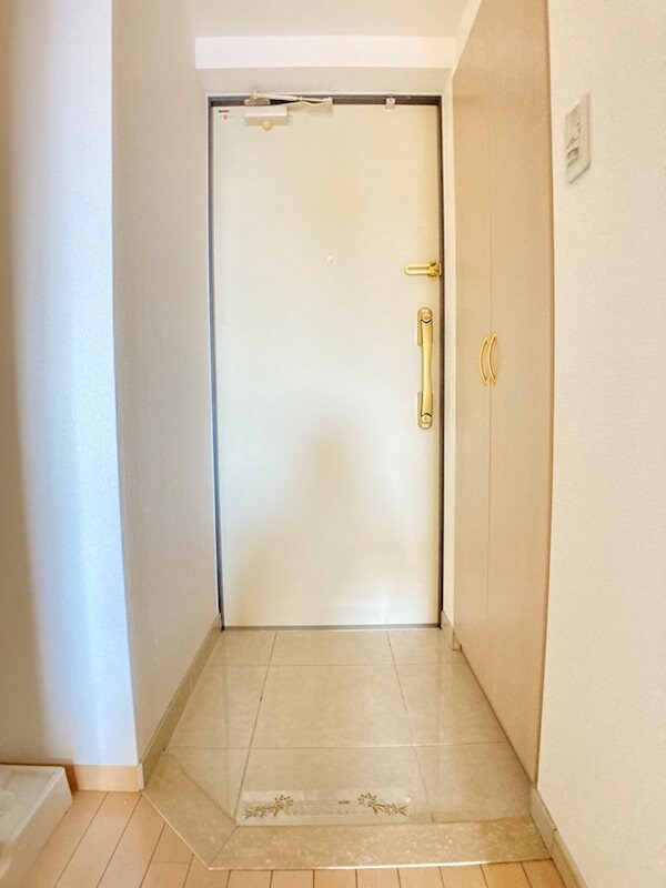 物件内観写真4　(毎日通る玄関はこちらです)