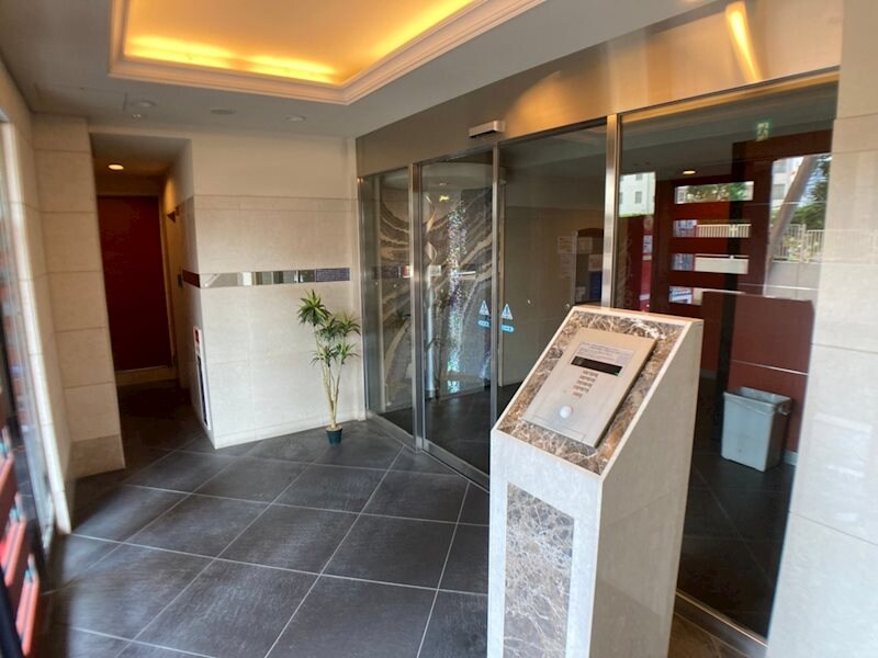 物件外観写真3　(ロビーです)