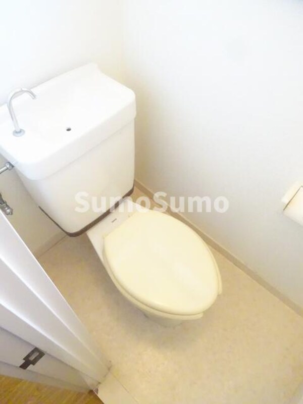 トイレ(コンパクトで使いやすいトイレです)