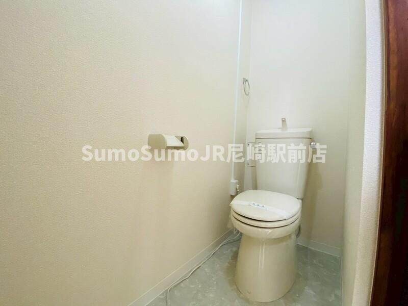 物件内観写真7　(シンプルで使いやすいトイレです)