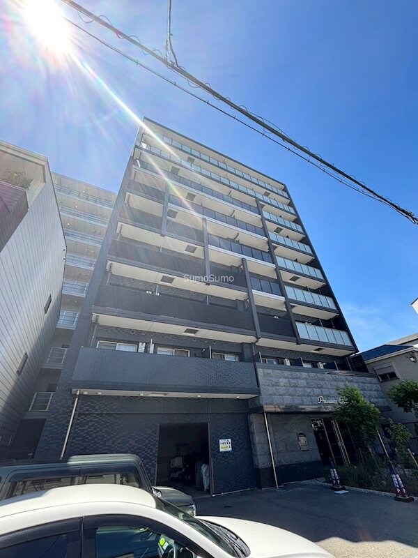 物件外観写真1　(落ち着いた雰囲気の外観です)