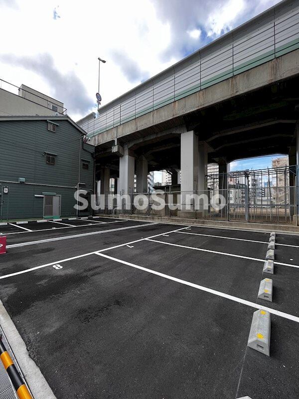 駐車場(駐車場に車を止められます)