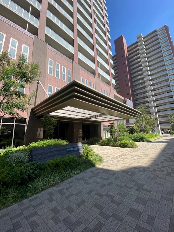 物件外観写真2　(建物の内部です)